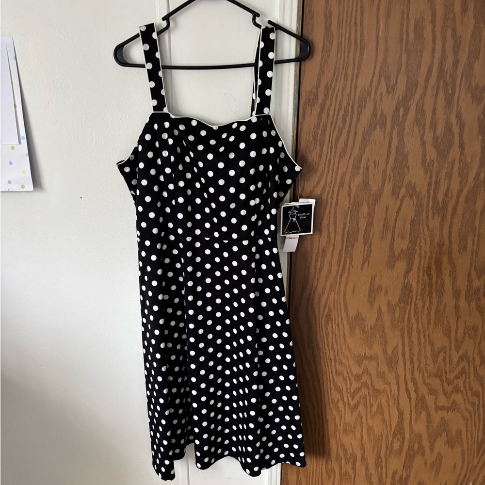 Madison Leigh Black and White A-Line Midi Dress